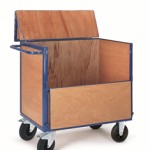 Holzkastenwagen, mit Deckel